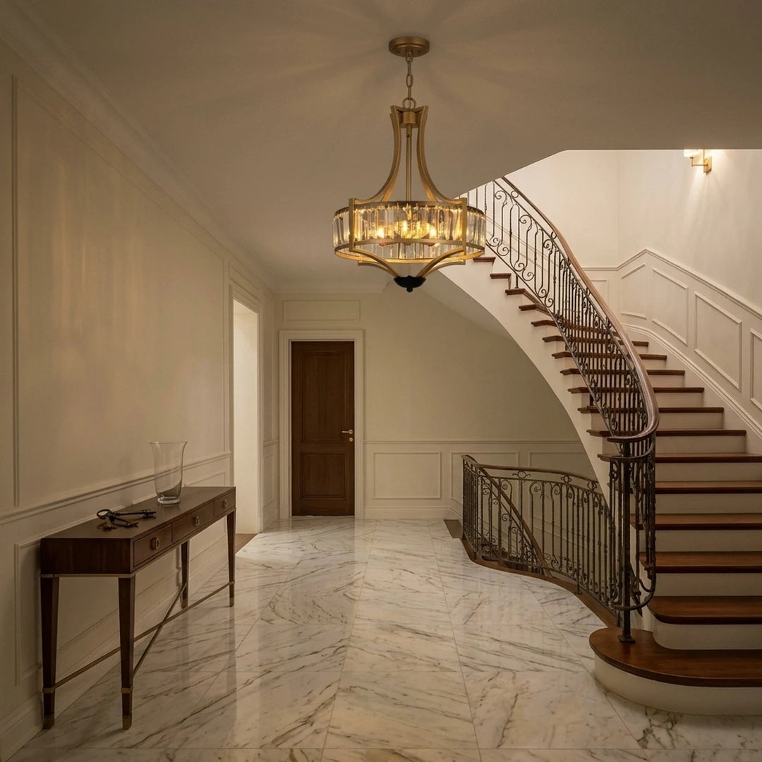 La Cage d'Or – entrée avec escalier et sol en marbre